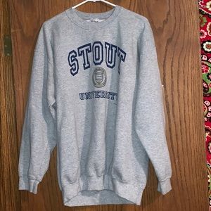 gray crew neck college sweatshirt